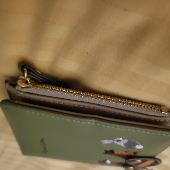 Green Animal Embroidered Wallet - Picture 5 of 5